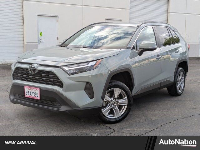 2022 Toyota RAV4 XLE
