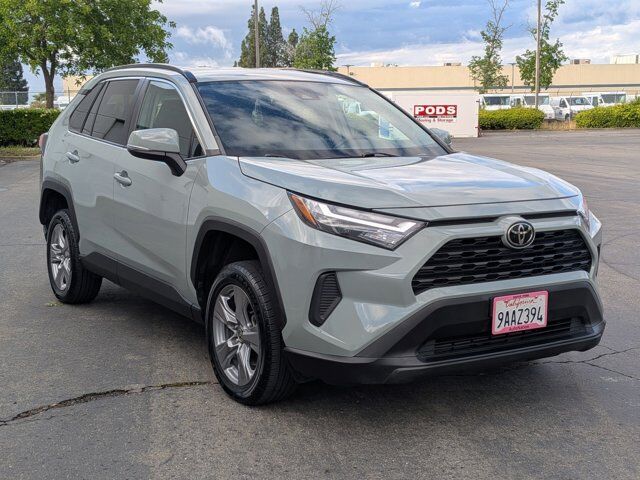 2022 Toyota RAV4 XLE