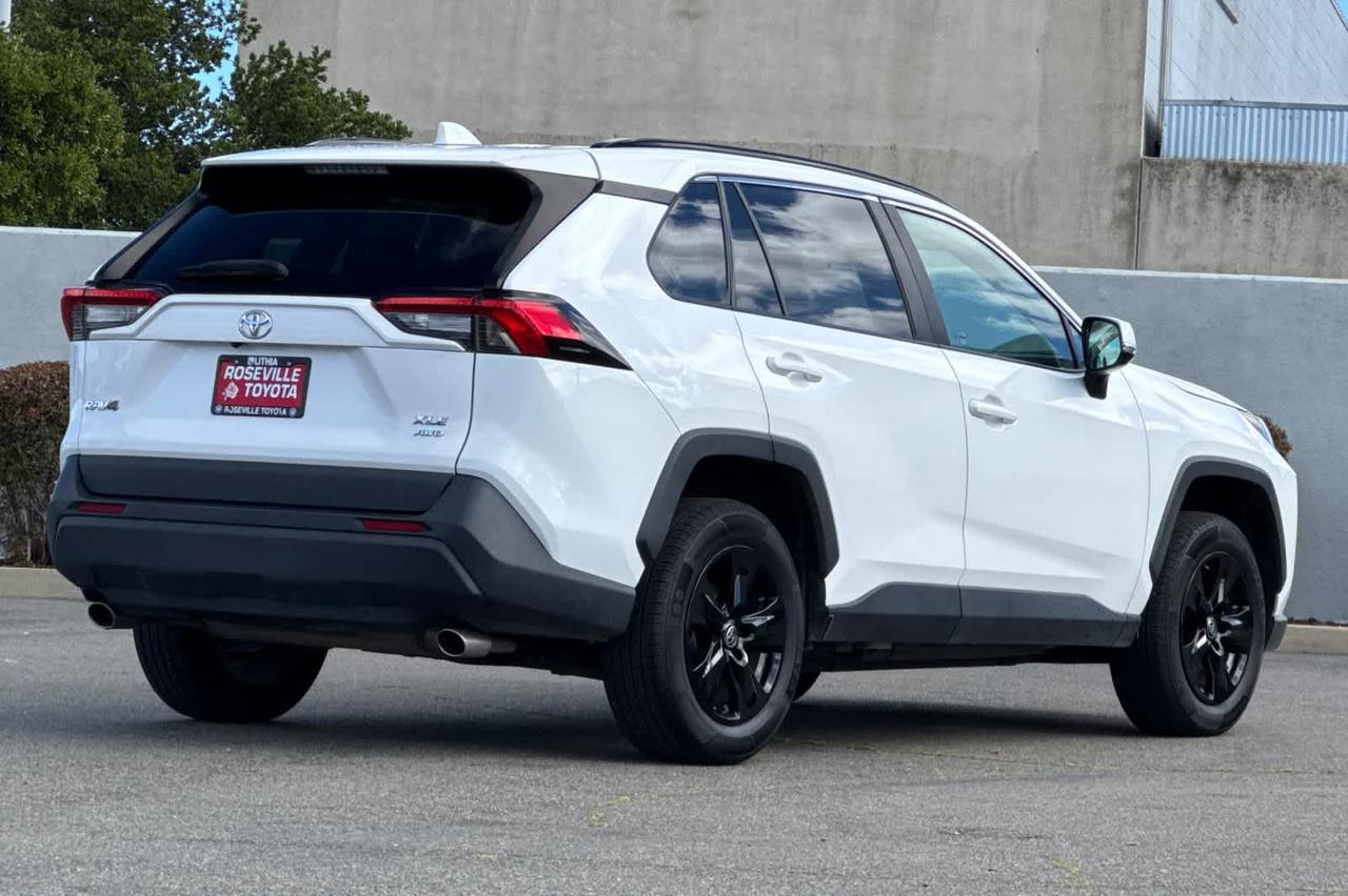 2022 Toyota RAV4 XLE