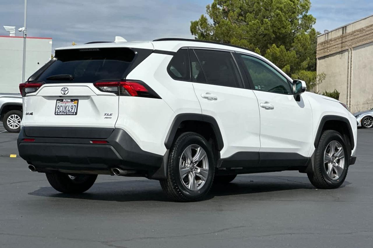 2022 Toyota RAV4 XLE