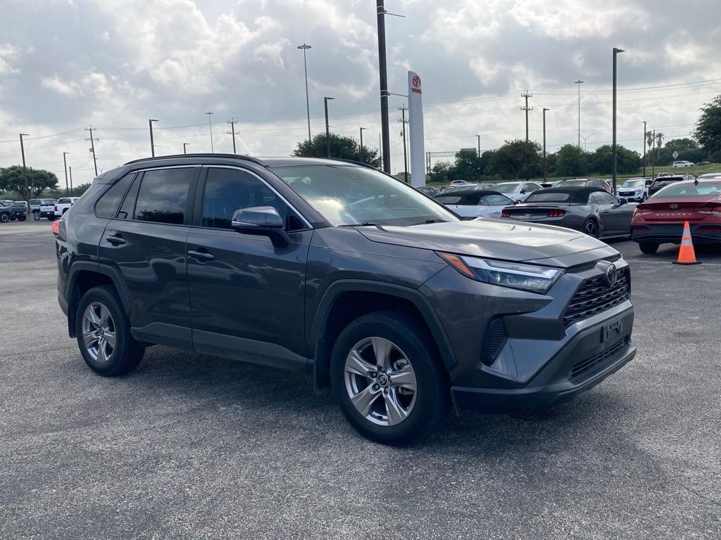 2022 Toyota RAV4 XLE