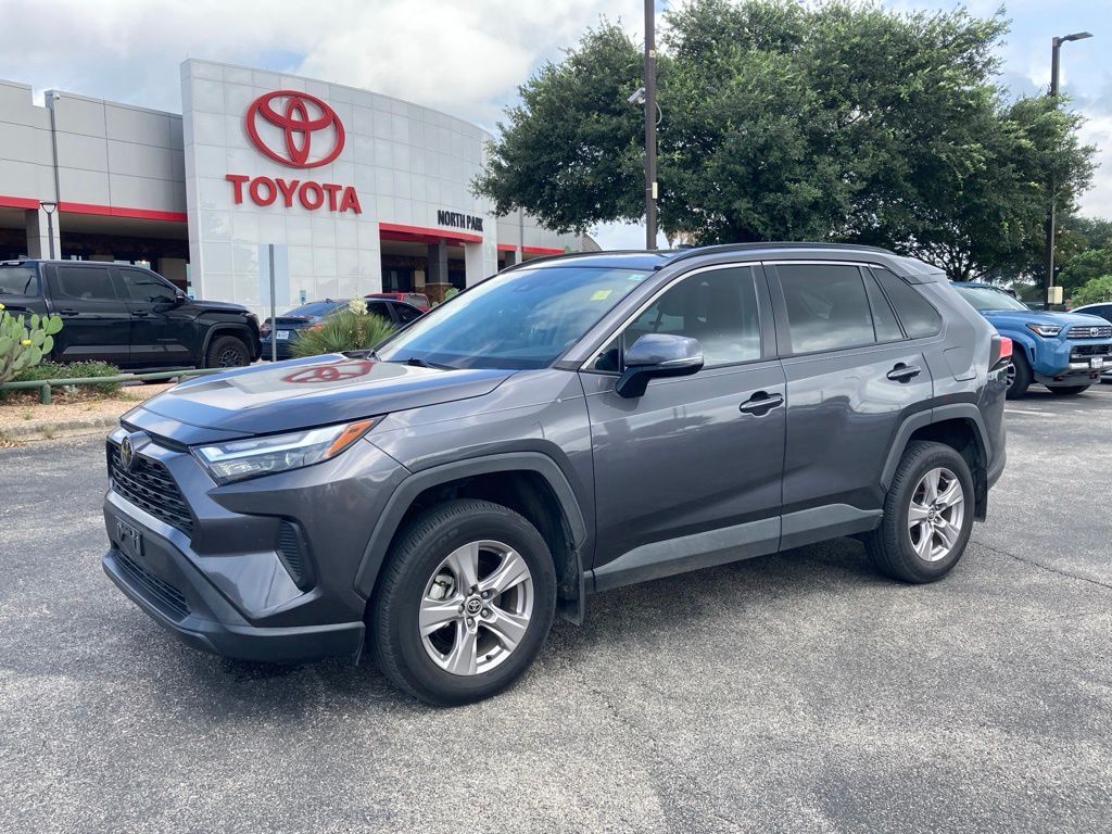 2022 Toyota RAV4 XLE