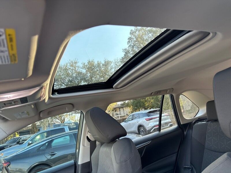 2022 Toyota RAV4 XLE w/CONVENIENCE PKG. SUNROOF. Seffner FL