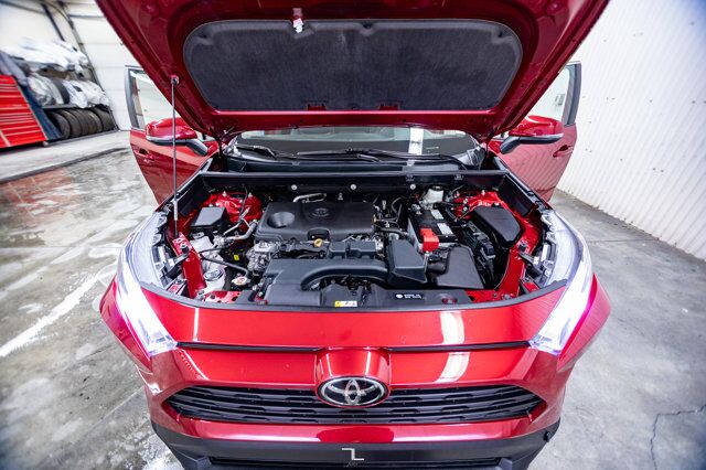 2022 Toyota Rav4 AWD XLE Leather Roof BCam Red Deer AB