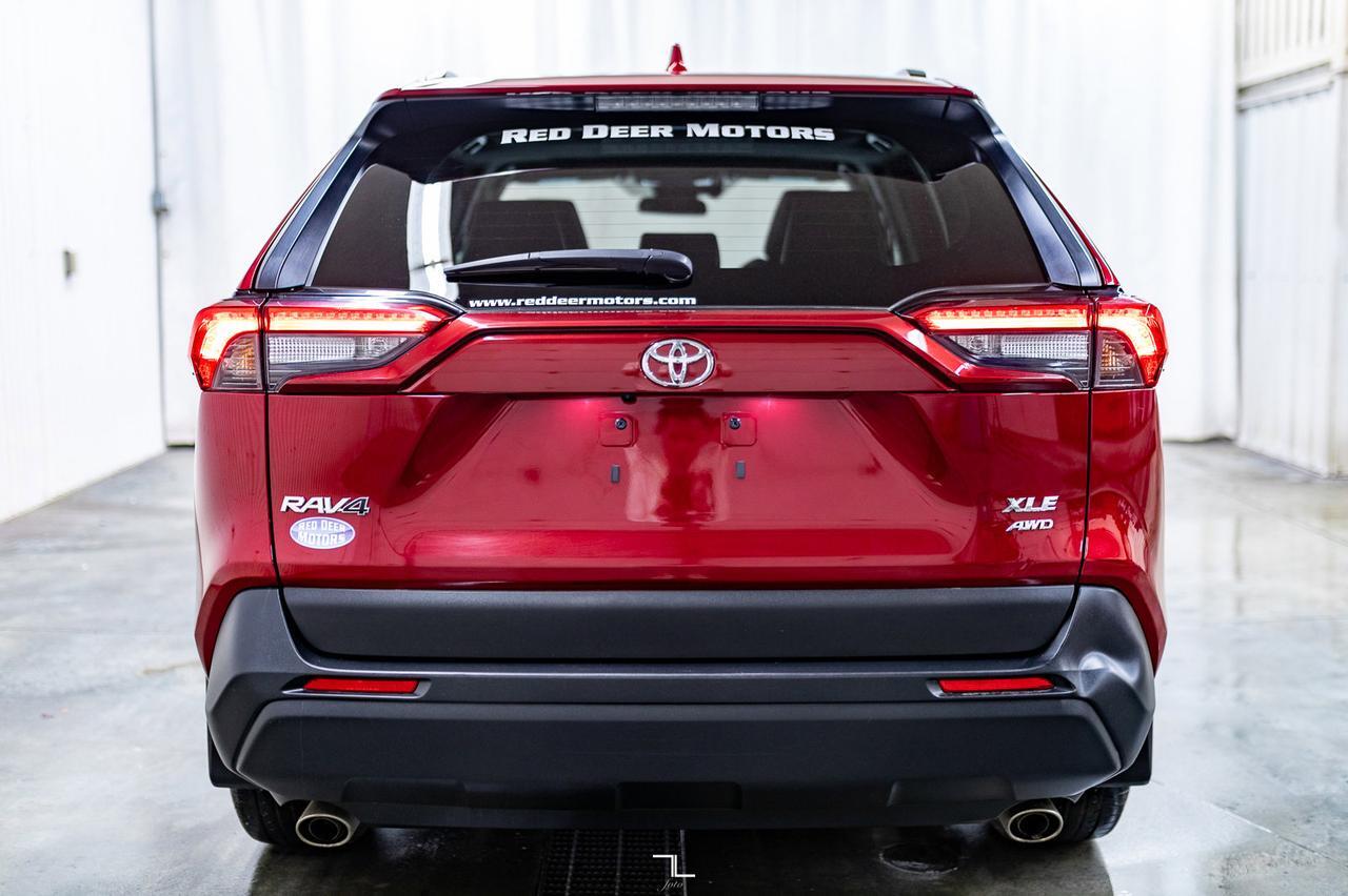 2022 Toyota Rav4 AWD XLE Leather Roof BCam Red Deer AB