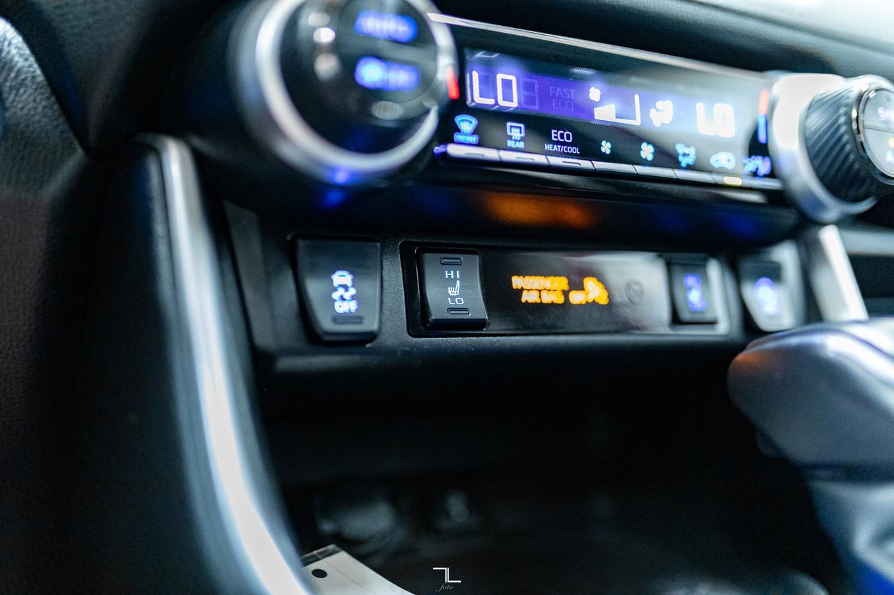 2022 Toyota Rav4 AWD XLE Leather Roof BCam Red Deer AB