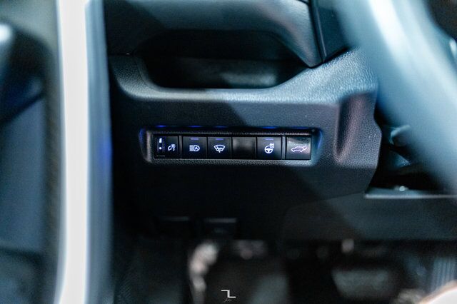 2022 Toyota Rav4 AWD XLE Leather Roof BCam Red Deer AB