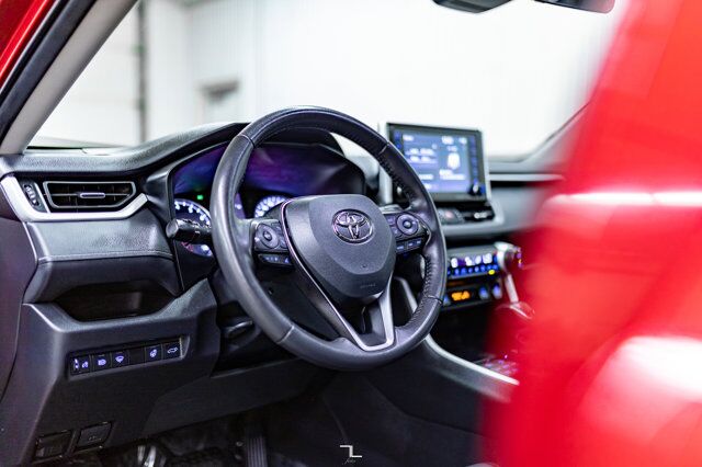 2022 Toyota Rav4 AWD XLE Leather Roof BCam Red Deer AB