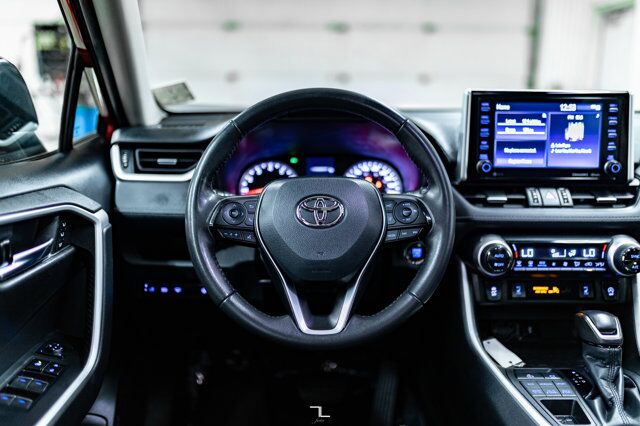 2022 Toyota Rav4 AWD XLE Leather Roof BCam Red Deer AB