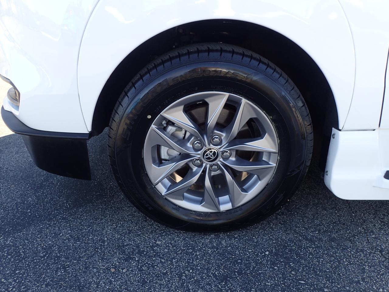 2022 Toyota Sienna LE Anaheim CA