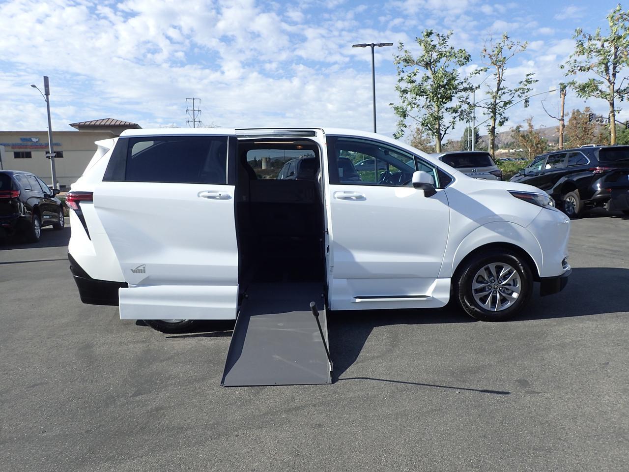 2022 Toyota Sienna LE Anaheim CA