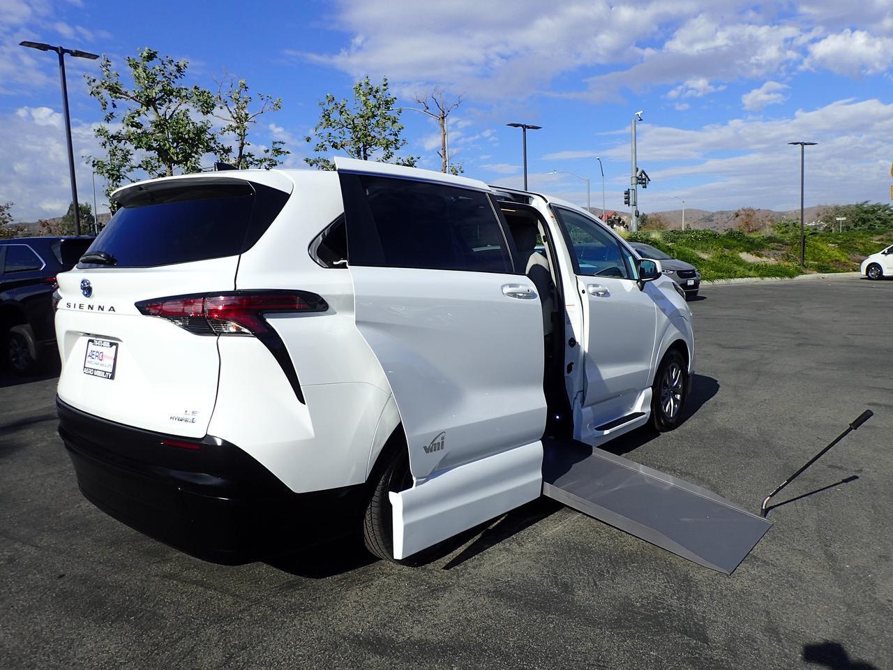 2022 Toyota Sienna LE Anaheim CA