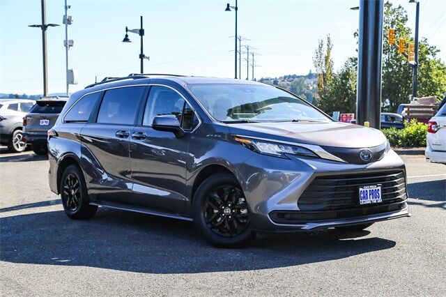 2022 Toyota Sienna LE Renton WA
