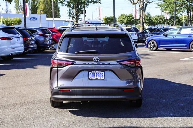 2022 Toyota Sienna LE Renton WA