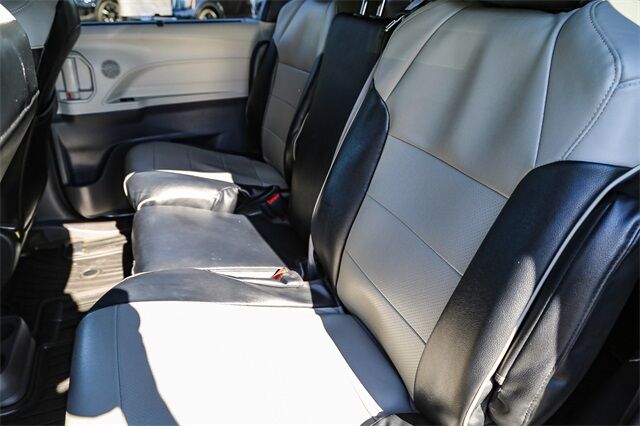 2022 Toyota Sienna LE Renton WA