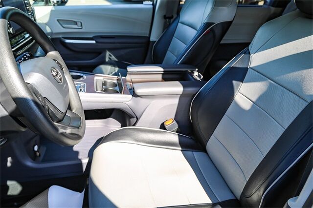 2022 Toyota Sienna LE Renton WA
