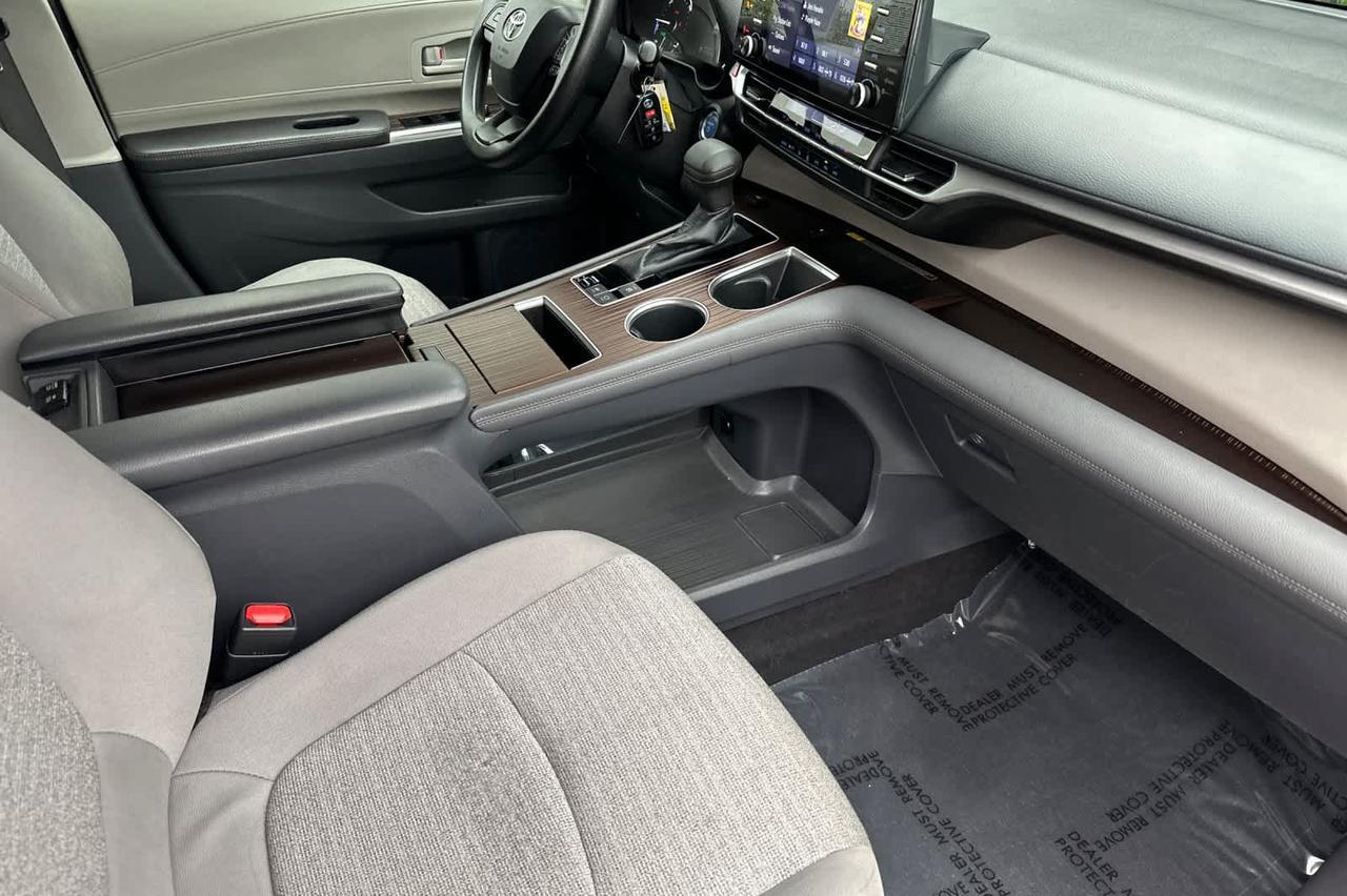 2022 Toyota Sienna LE Roseville CA