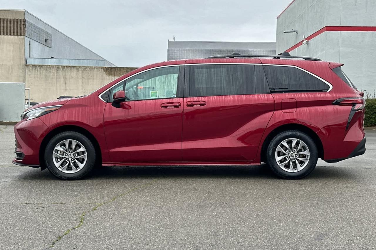 2022 Toyota Sienna LE Roseville CA