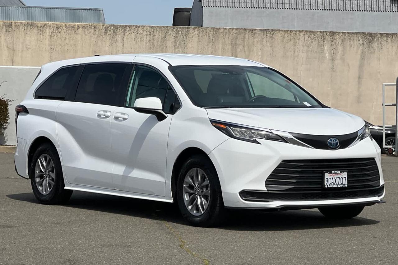 2022 Toyota Sienna LE Roseville CA
