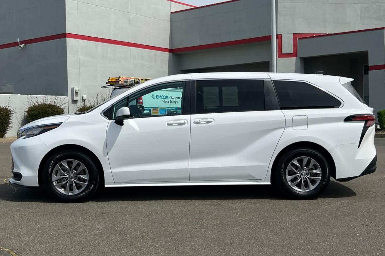 2022 Toyota Sienna LE Roseville CA
