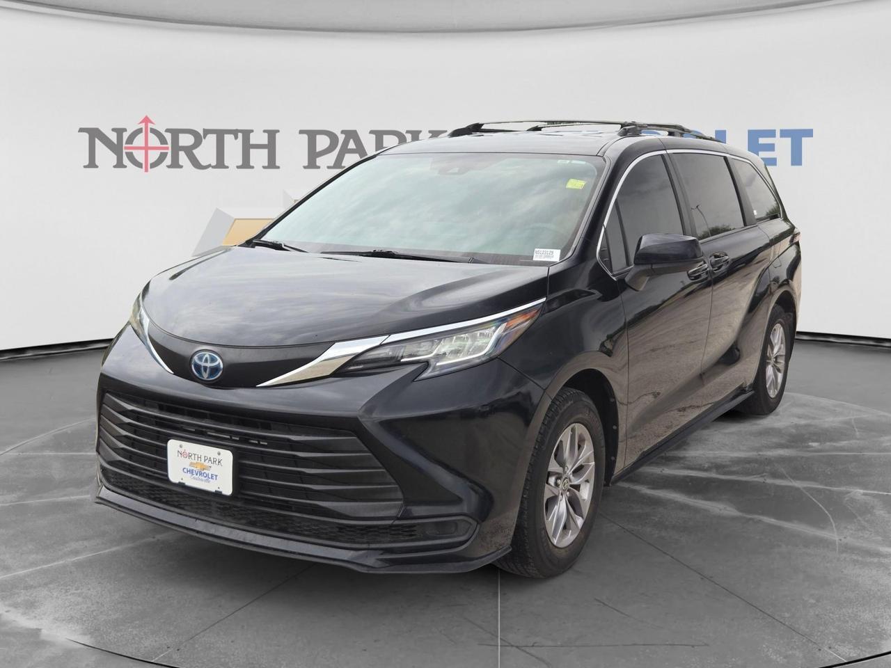 2022 Toyota Sienna LE Castroville TX