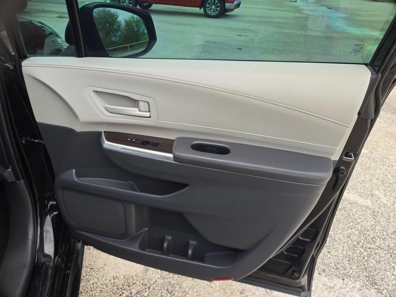 2022 Toyota Sienna LE Castroville TX