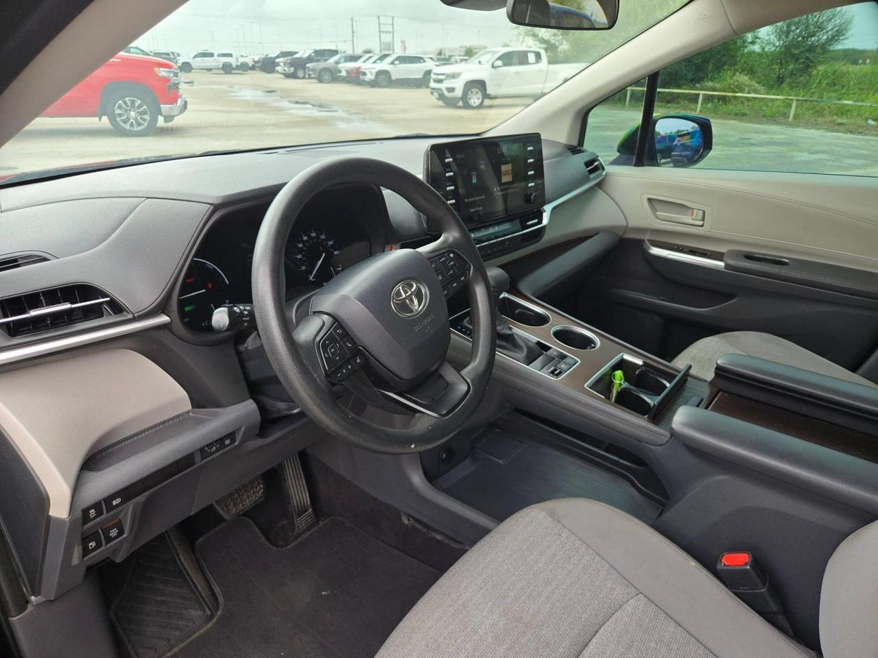 2022 Toyota Sienna LE Castroville TX