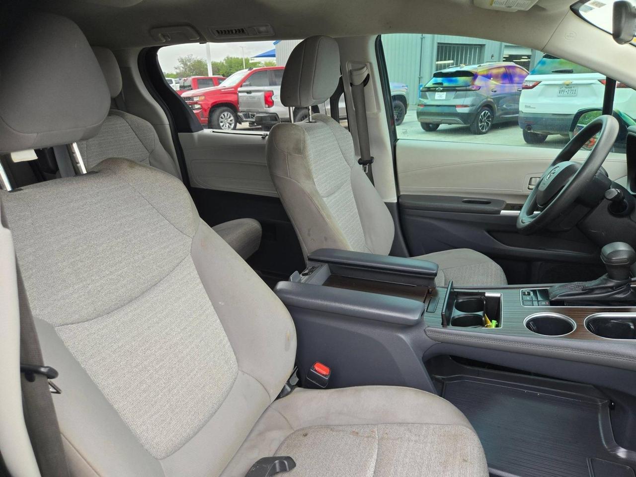 2022 Toyota Sienna LE Castroville TX