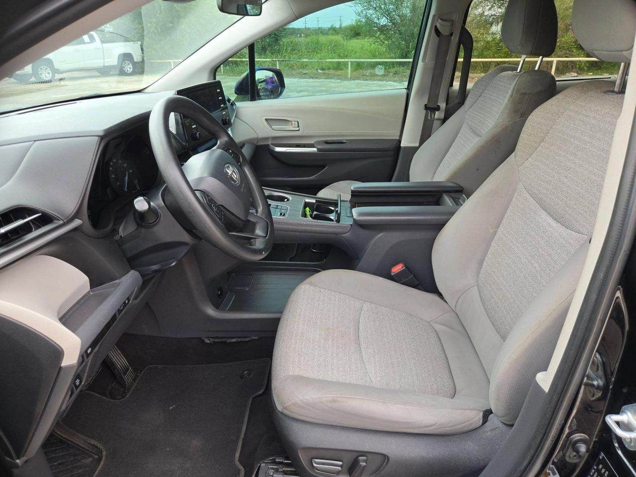 2022 Toyota Sienna LE Castroville TX