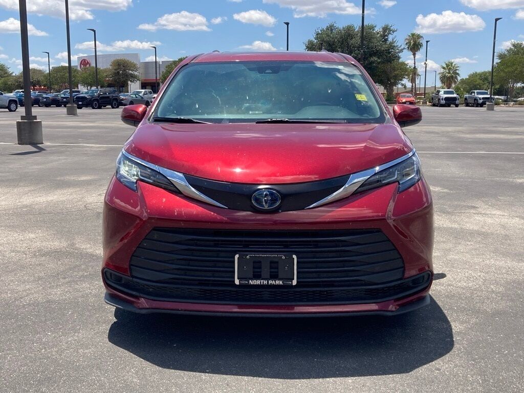 2022 Toyota Sienna LE San Antonio TX