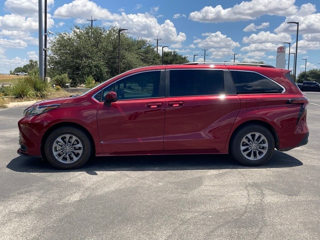 2022 Toyota Sienna LE San Antonio TX