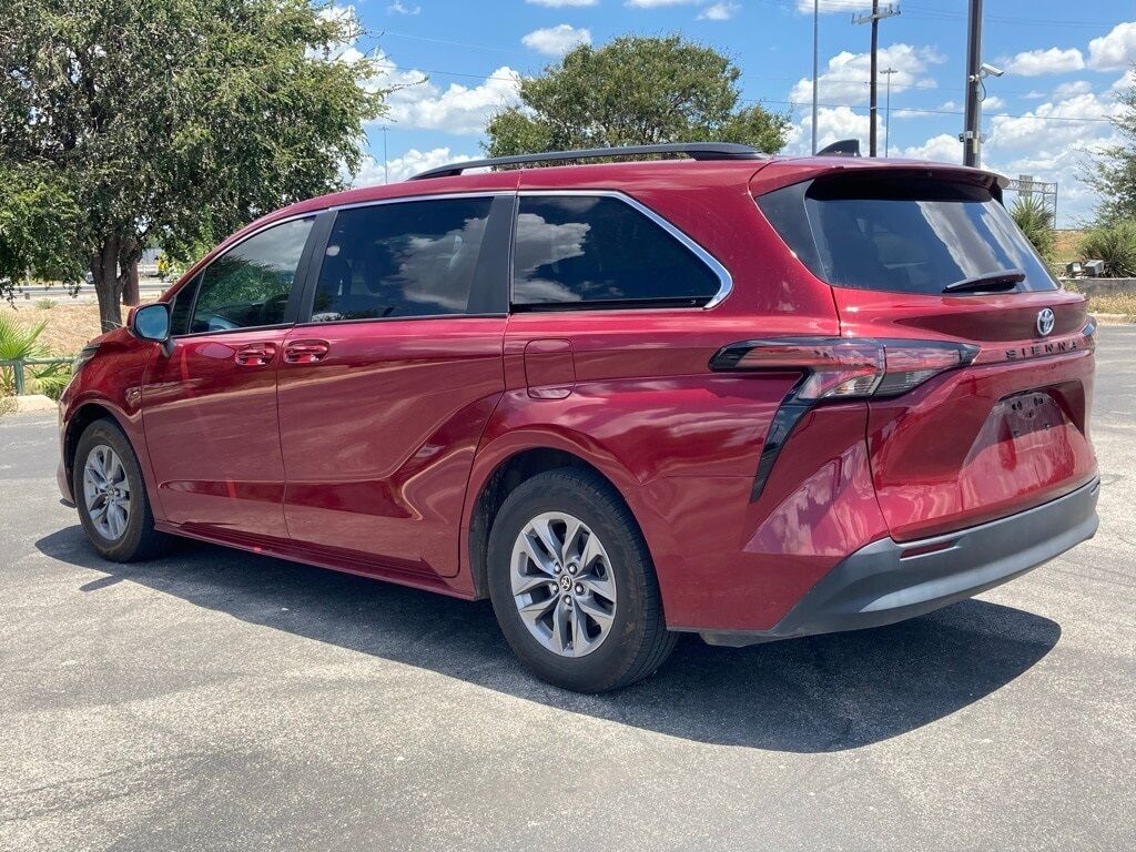 2022 Toyota Sienna LE San Antonio TX