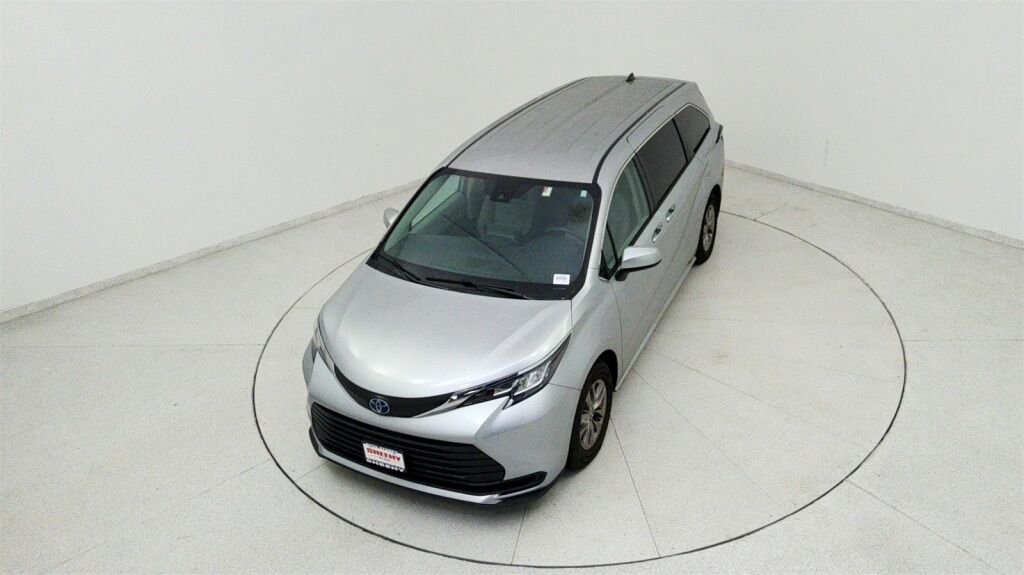 2022 Toyota Sienna LE Laurel MD