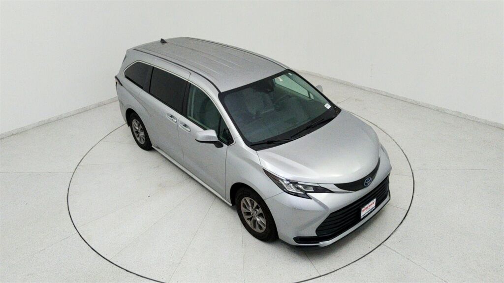 2022 Toyota Sienna LE Laurel MD