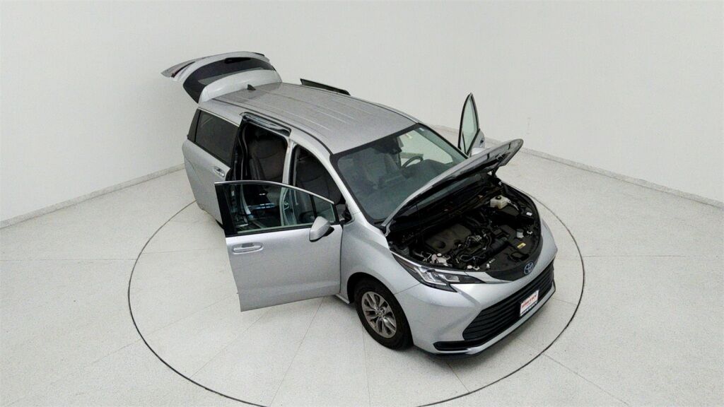2022 Toyota Sienna LE Laurel MD