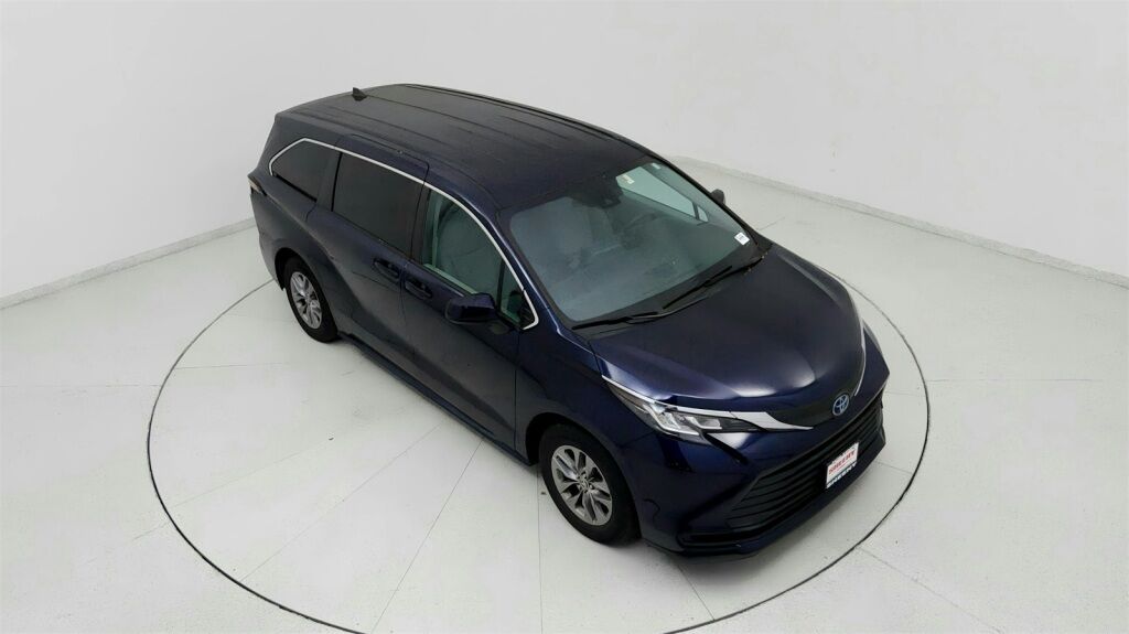 2022 Toyota Sienna LE Laurel MD