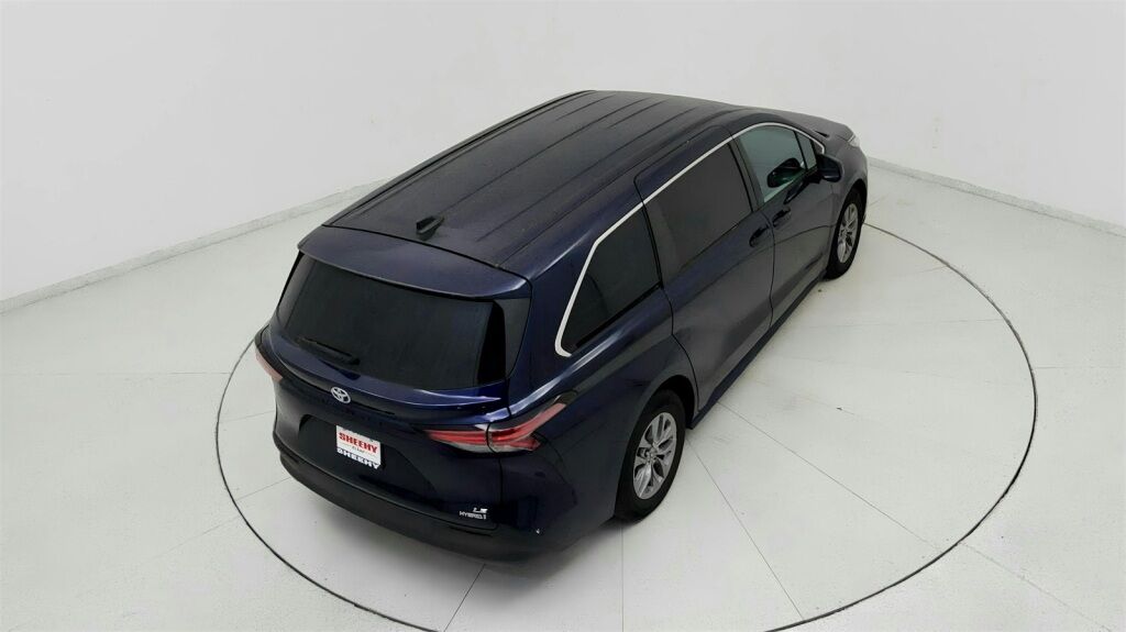 2022 Toyota Sienna LE Laurel MD