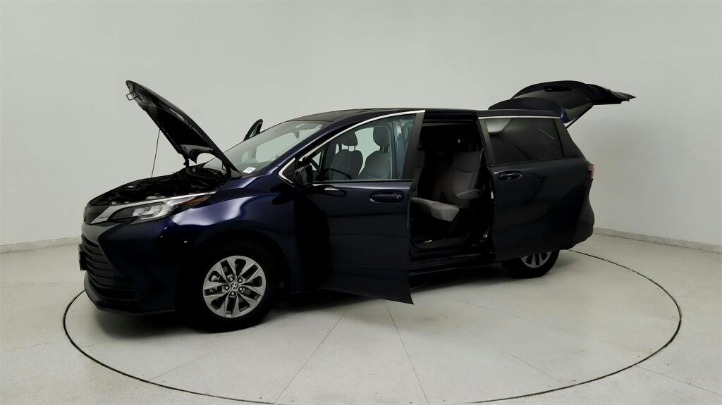 2022 Toyota Sienna LE Laurel MD