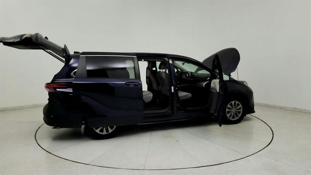 2022 Toyota Sienna LE Laurel MD