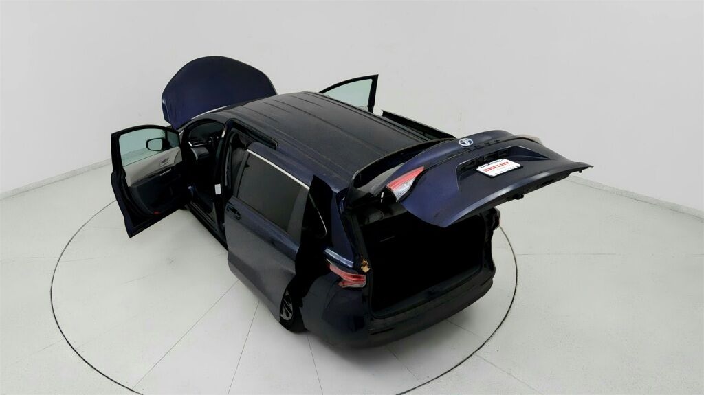 2022 Toyota Sienna LE Laurel MD