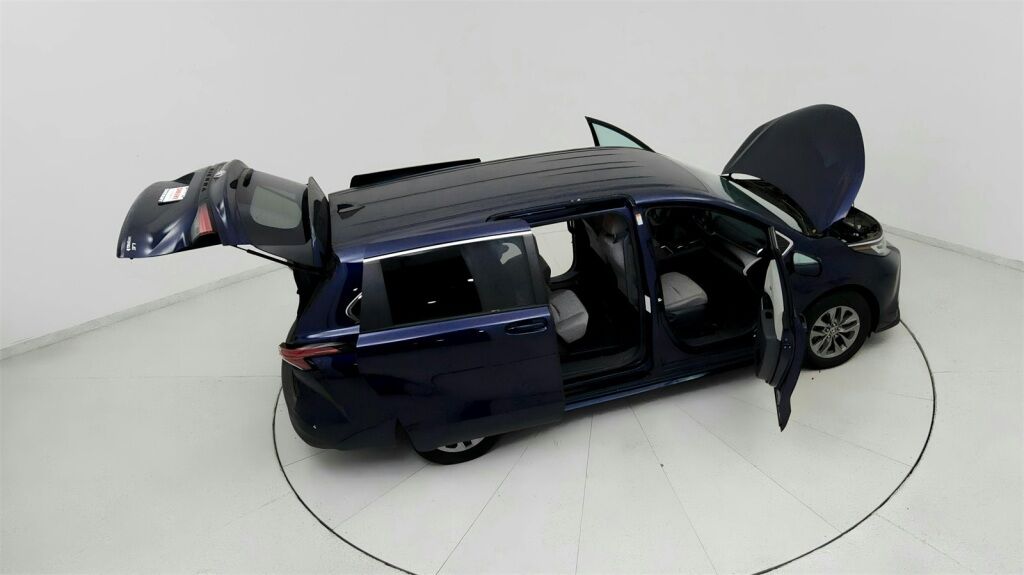 2022 Toyota Sienna LE Laurel MD