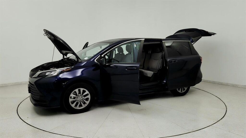 2022 Toyota Sienna LE Laurel MD