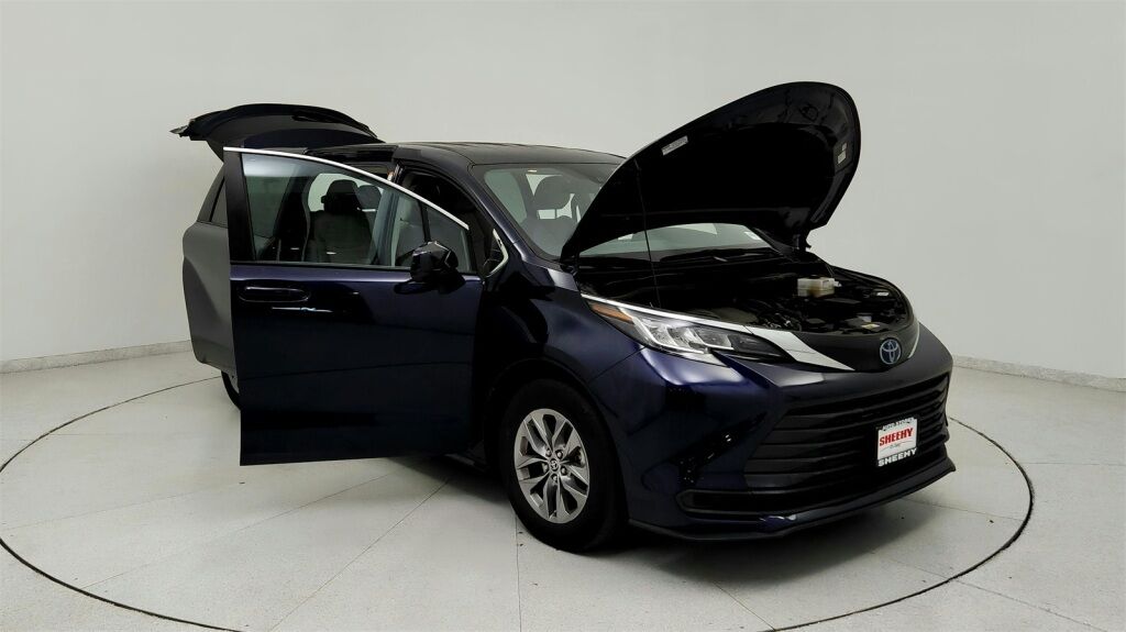 2022 Toyota Sienna LE Laurel MD