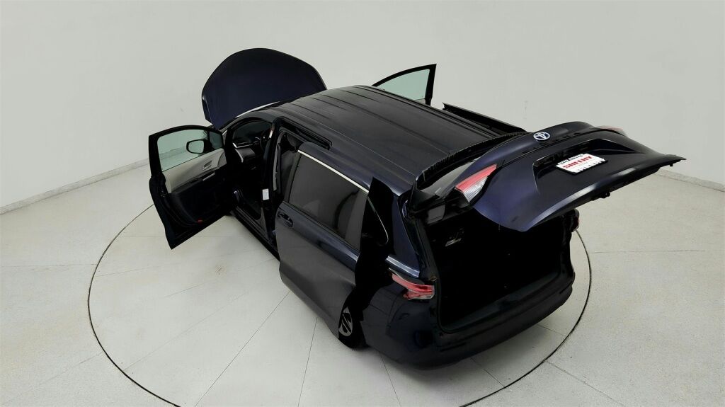 2022 Toyota Sienna LE Laurel MD