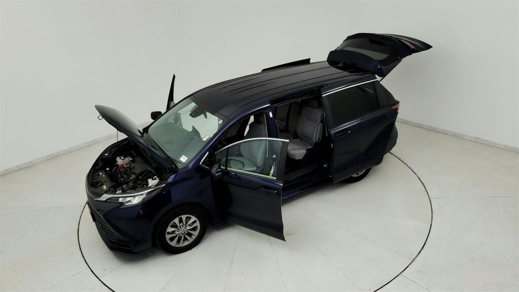 2022 Toyota Sienna LE Laurel MD