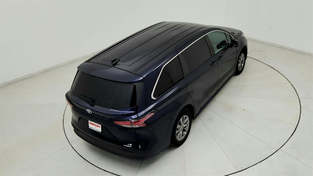 2022 Toyota Sienna LE Laurel MD