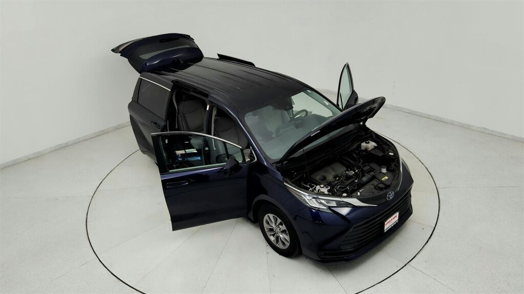 2022 Toyota Sienna LE Laurel MD