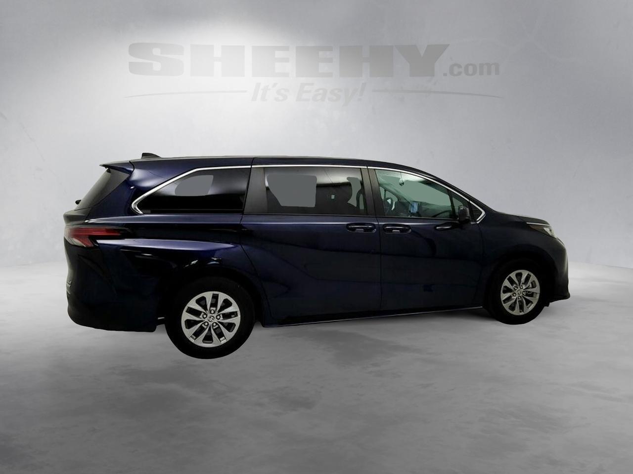 2022 Toyota Sienna LE Laurel MD