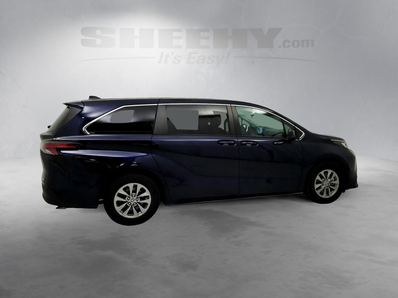 2022 Toyota Sienna LE Laurel MD