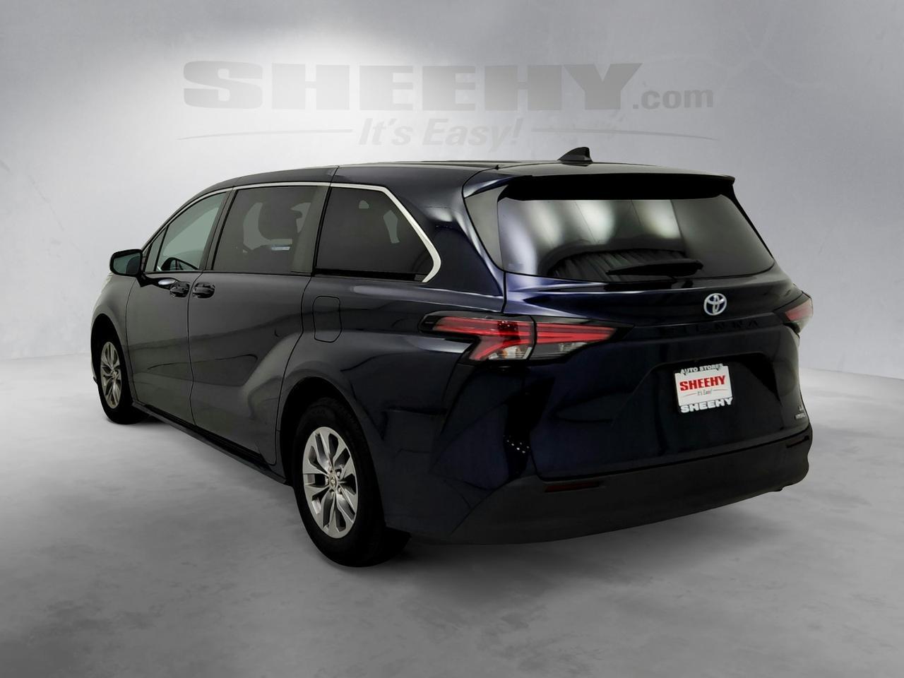 2022 Toyota Sienna LE Laurel MD